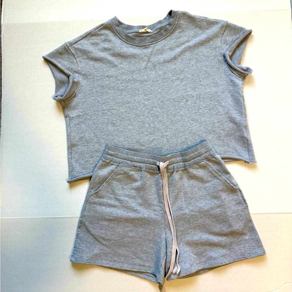 Roolee 2 piece set Cropped Sweatshirt & Shorts
